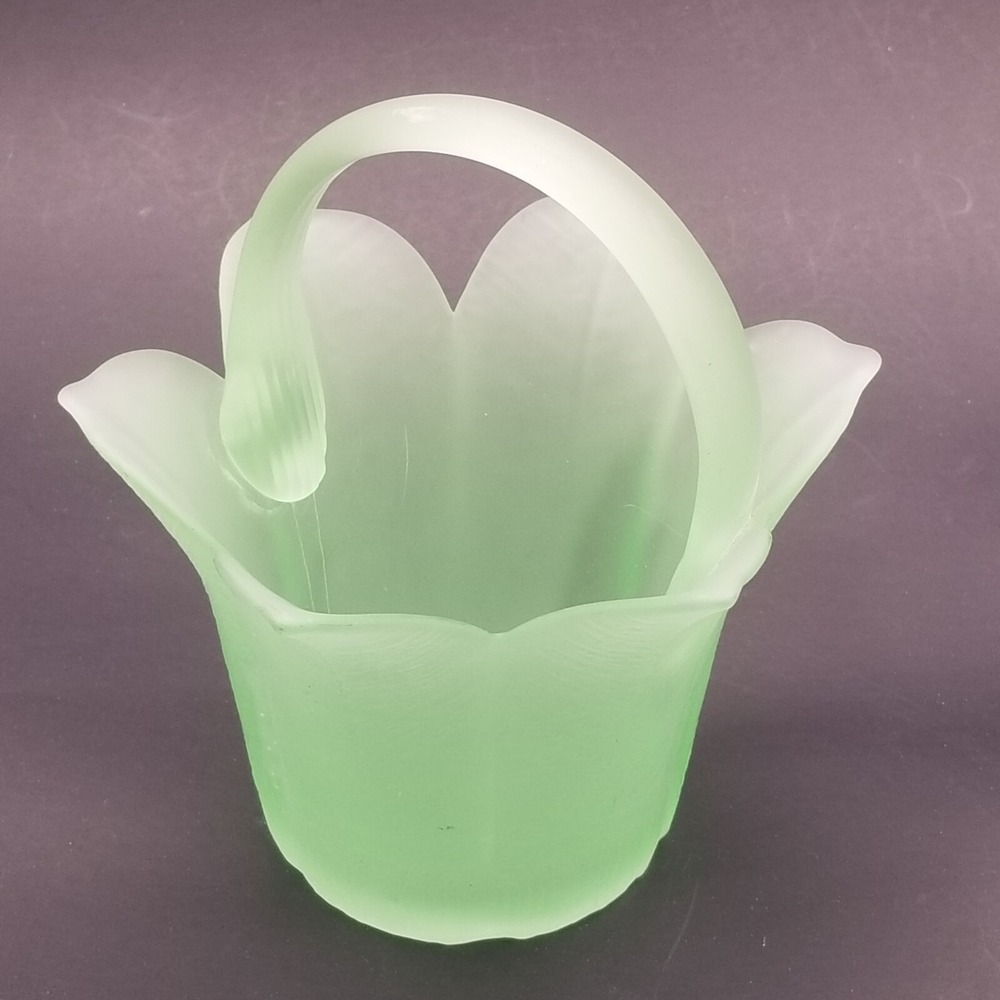 Mikasa KURATA TULIP Basket Vase Green Frosted Satin 6 1/2" Japan